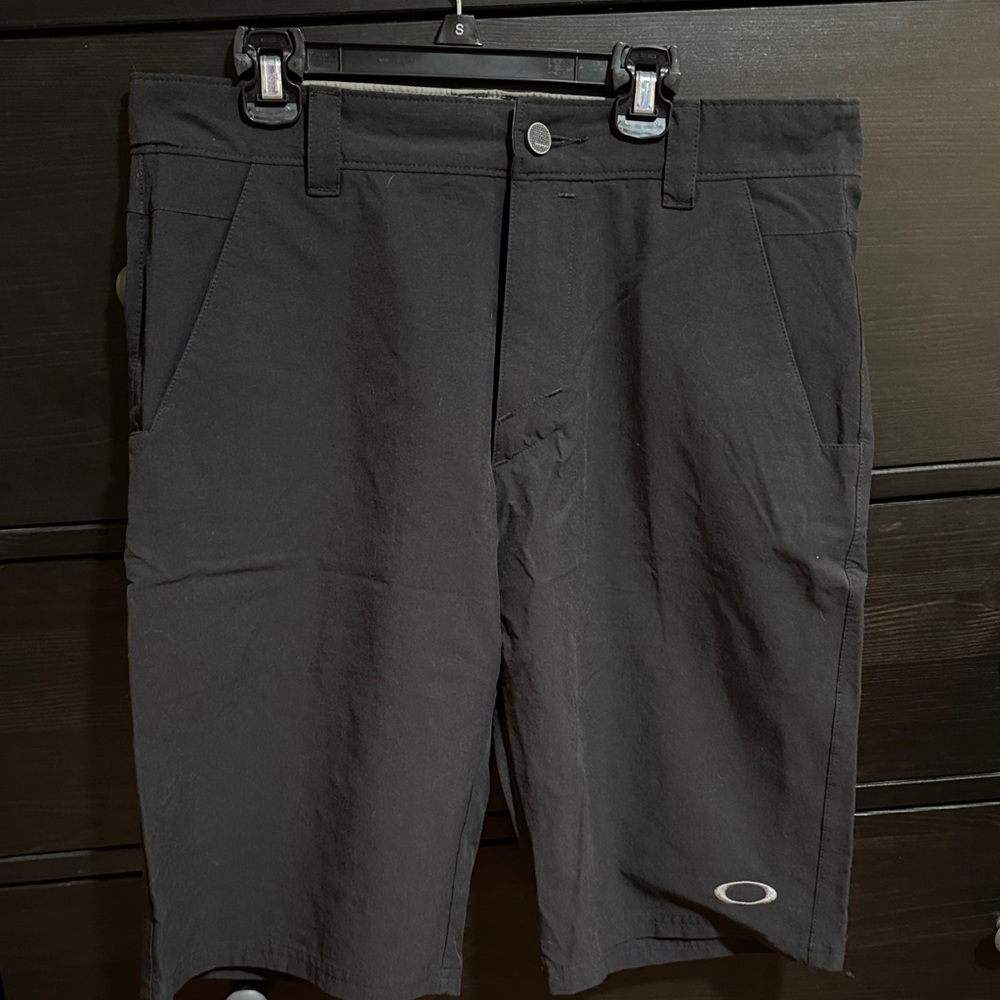 Oakley Men's Dark Charcoal Athletic Shorts